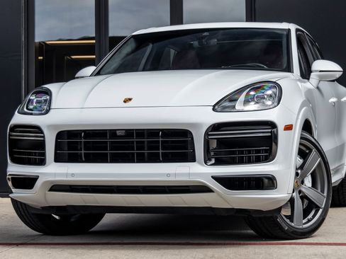 Certified 2023 Porsche Cayenne Turbo AWD/4WD image 7