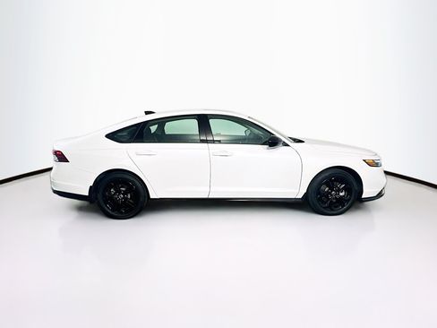 Used 2025 Honda Accord SE image 10