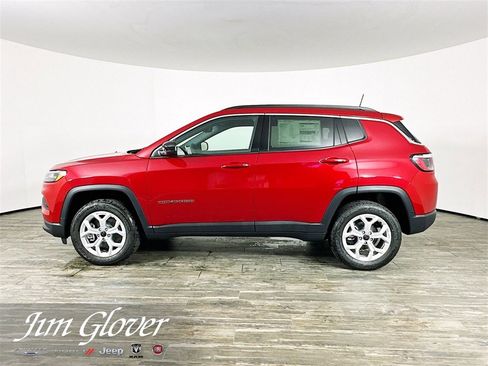 New 2026 Jeep Compass Latitude image 9