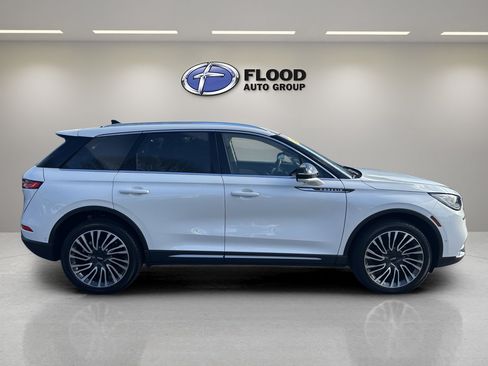 Used 2022 Lincoln Corsair Reserve w/ Equipment Group 201A AWD/4WD image 4