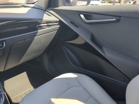 New 2025 Kia Niro EX Touring image 13