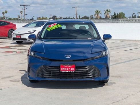 Used 2025 Toyota Camry LE image 2