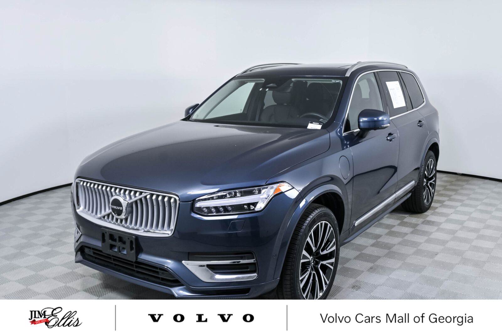 Used 2025 Volvo XC90 T8 Plus w/ Protection Package Premier AWD/4WD image 1