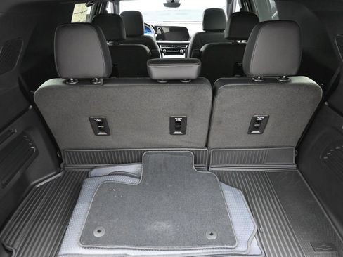 New 2026 Chevrolet Traverse High Country image 9