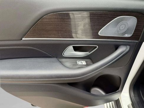 Used 2020 Mercedes-Benz GLE 350 w/ Premium Package image 17