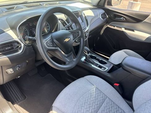 Used 2022 Chevrolet Equinox LS FWD image 18