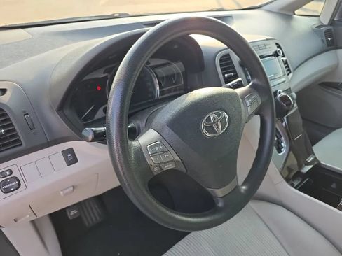 Used 2010 Toyota Venza FWD image 33