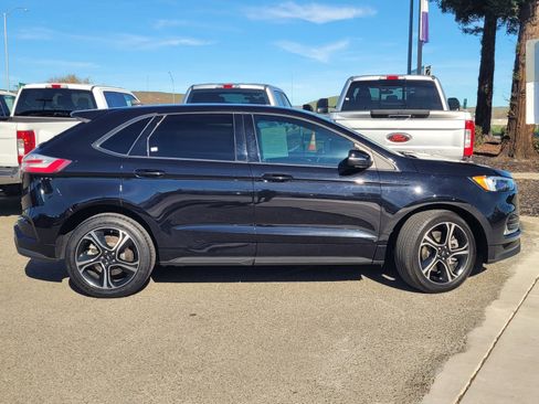 Used 2021 Ford Edge ST image 3