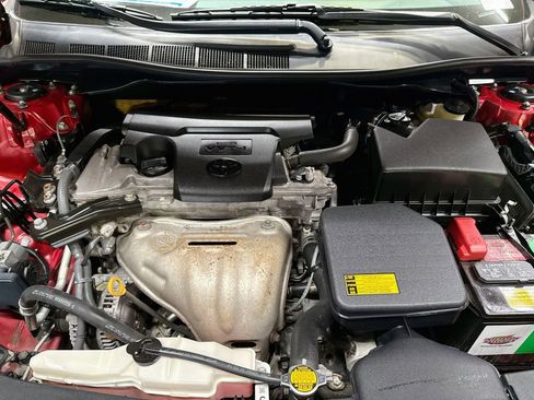 Used 2014 Toyota Camry SE FWD image 29