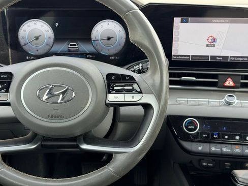 Used 2023 Hyundai Elantra SEL w/ Convenience Package FWD image 19