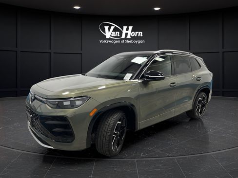 Used 2026 Volkswagen Tiguan SEL R-Line AWD/4WD image 3