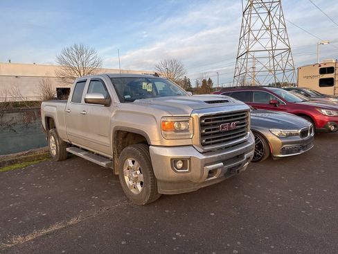 Used 2018 GMC Sierra 2500 SLT image 4