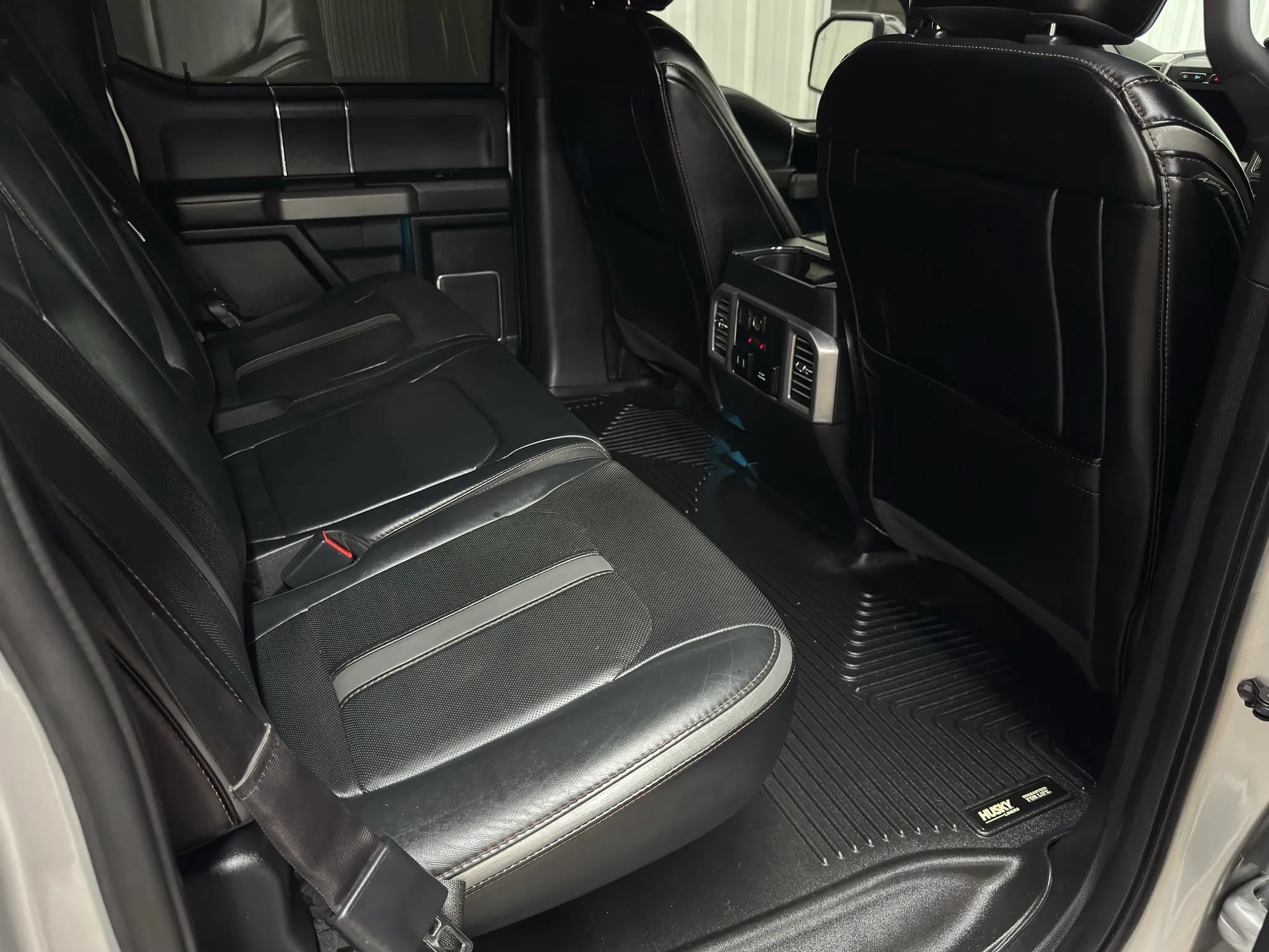 Used 2018 Ford F150 Platinum w/ Equipment Group 701A Luxury AWD/4WD image 16