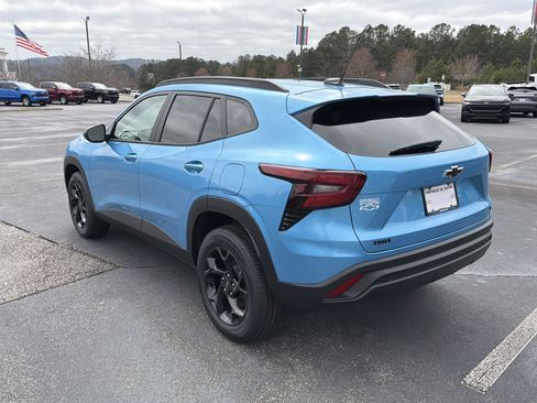 New 2026 Chevrolet Trax LT w/ Midnight Edition image 7