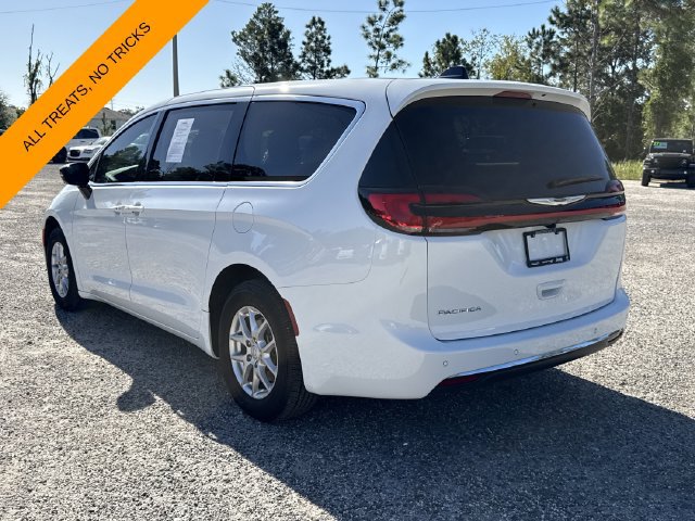Used 2026 Chrysler Pacifica Select FWD image 6