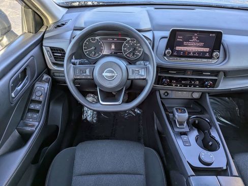Used 2024 Nissan Rogue SV AWD/4WD image 17