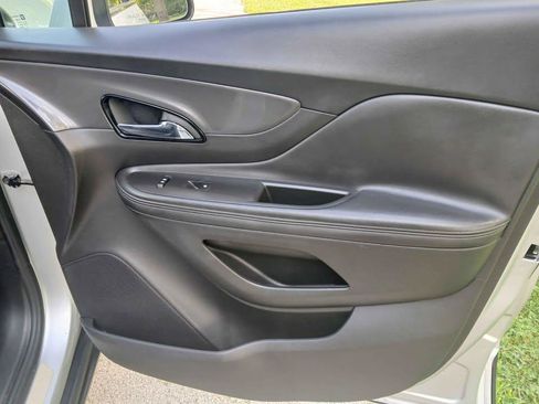 Used 2018 Buick Encore Essence FWD image 20