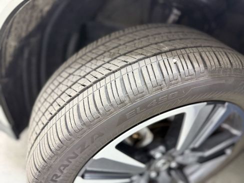 Used 2022 Lexus UX 250h w/ Premium Package image 34