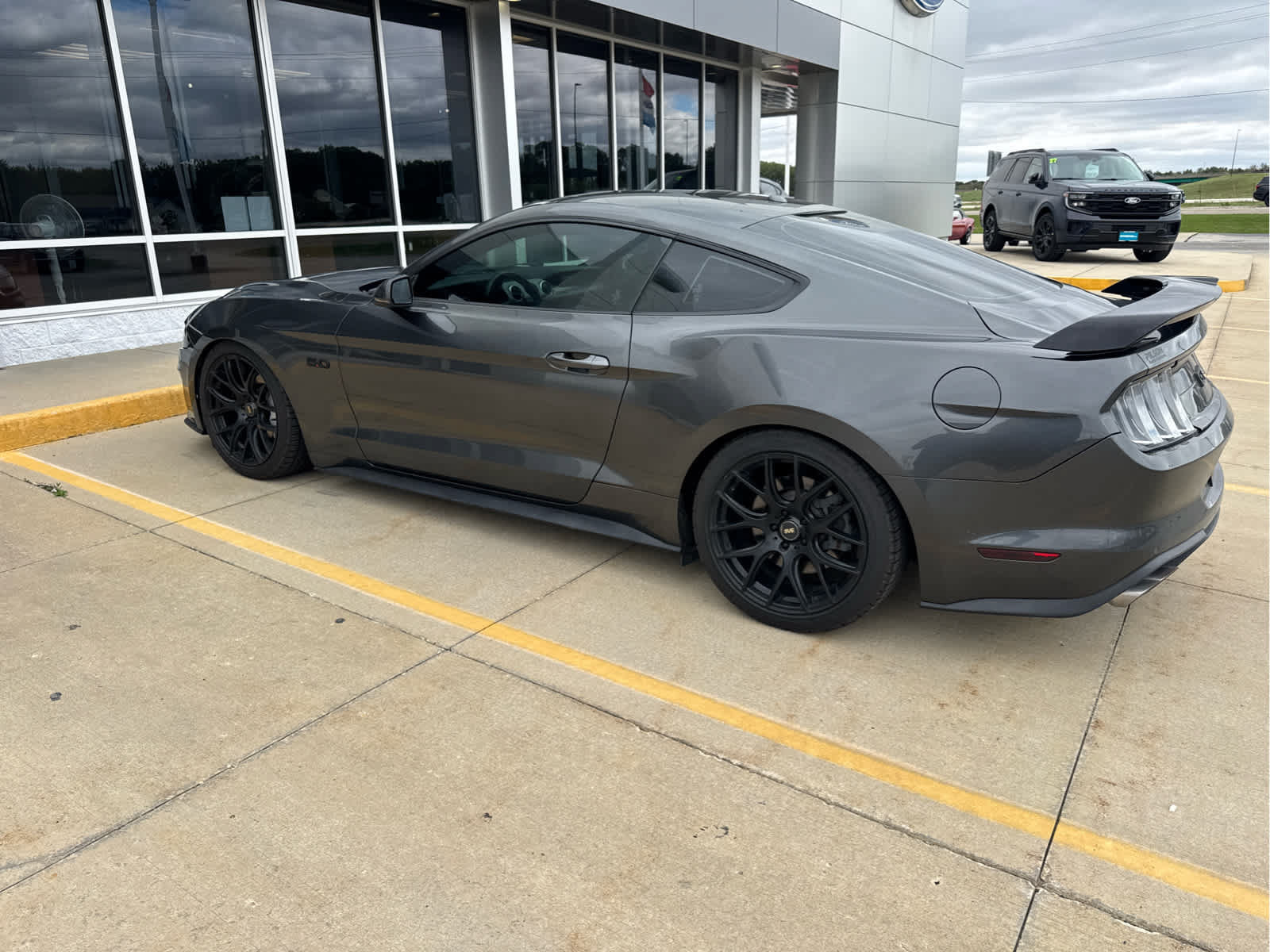 Used 2019 Ford Mustang GT Premium w/ Equipment Group 401A RWD image 2