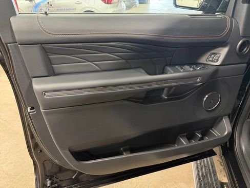 Used 2024 Ford Expedition Max Platinum AWD/4WD image 28