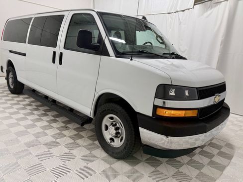 Used 2019 Chevrolet Express 3500 LT w/ LT Preferred Equipment Group image 22