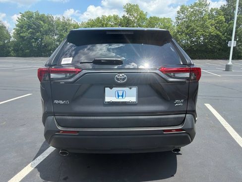 Used 2021 Toyota RAV4 XLE w/ Convenience Package AWD/4WD image 4