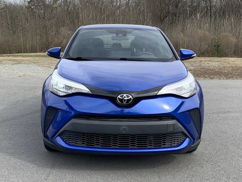 Used 2021 Toyota C-HR XLE image 2