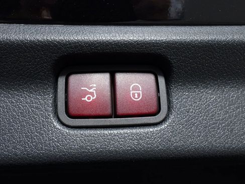 Used 2023 Mercedes-Benz EQE 500 4MATIC Sedan image 61