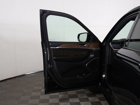Used 2023 Jeep Grand Cherokee Summit w/ Luxury Tech Group V AWD/4WD image 23