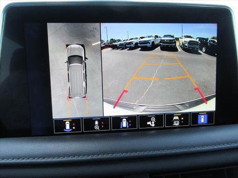Used 2022 Chevrolet Suburban LT w/ Luxury Package AWD/4WD image 28