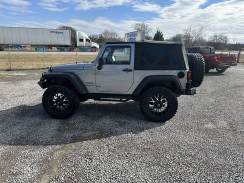 Used 2014 Jeep Wrangler Sport w/ Connectivity Group image 8