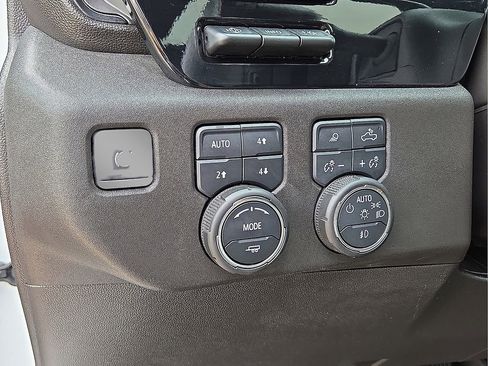 Used 2024 Chevrolet Silverado 1500 ZR2 w/ Technology Package image 25