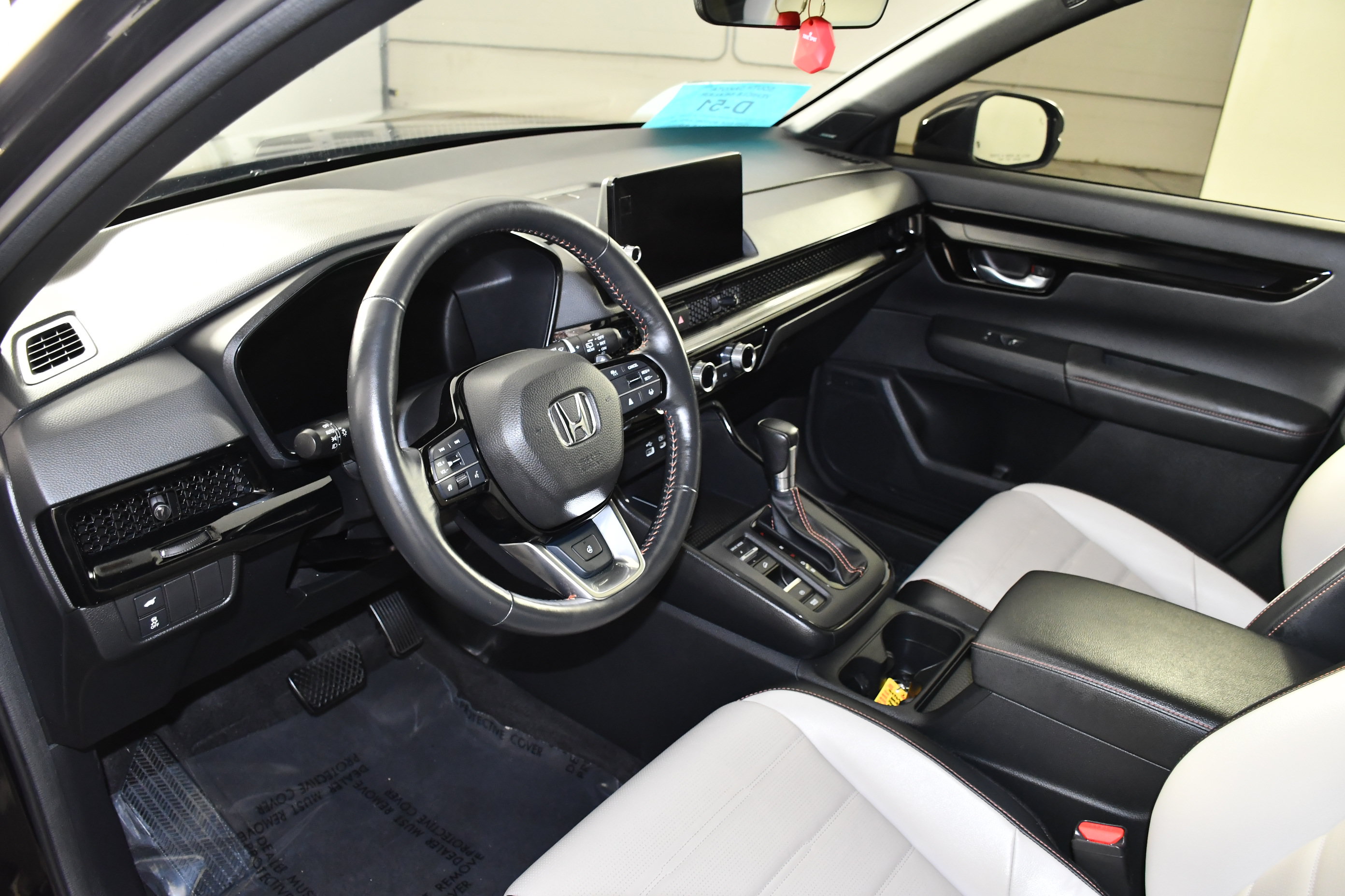 Used 2023 Honda CR-V Sport Touring image 2
