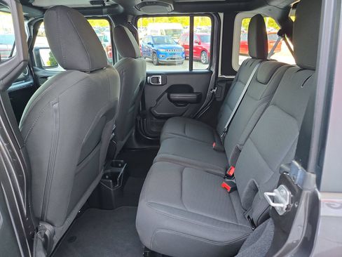 Used 2020 Jeep Wrangler Unlimited Sport AWD/4WD image 34