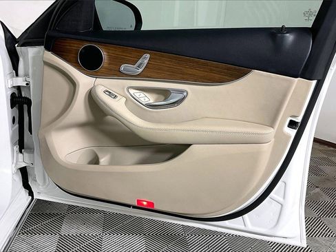 Used 2019 Mercedes-Benz C 300 Sedan image 23