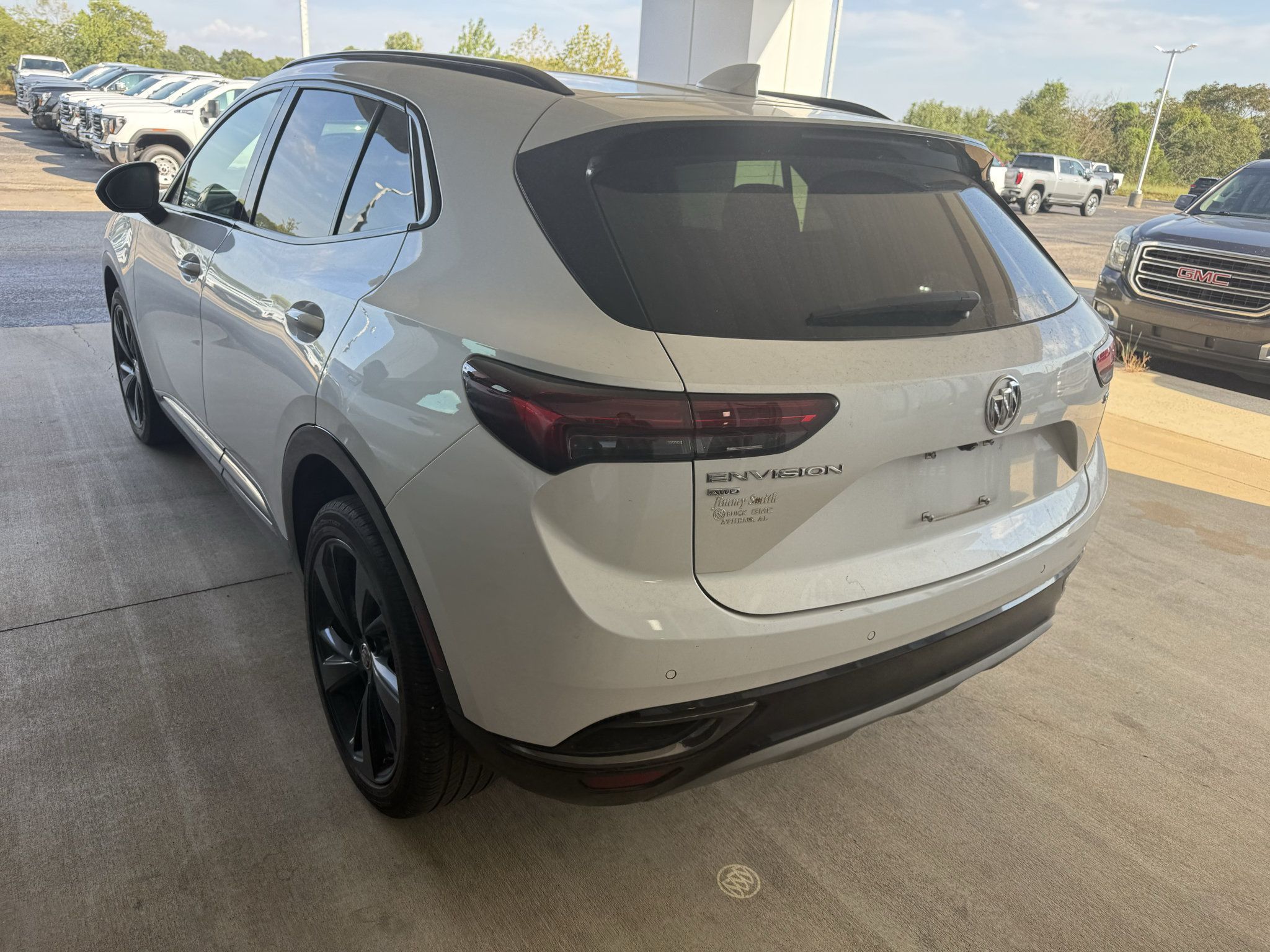 Used 2023 Buick Envision Preferred w/ Sport Touring Package AWD/4WD image 3