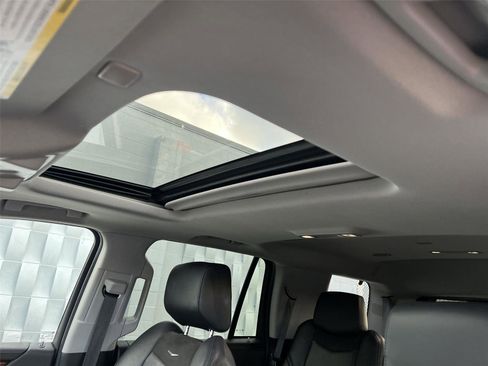 Used 2018 Cadillac Escalade Luxury image 24