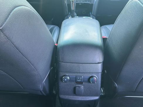 Used 2017 Ford Explorer XLT AWD/4WD image 28