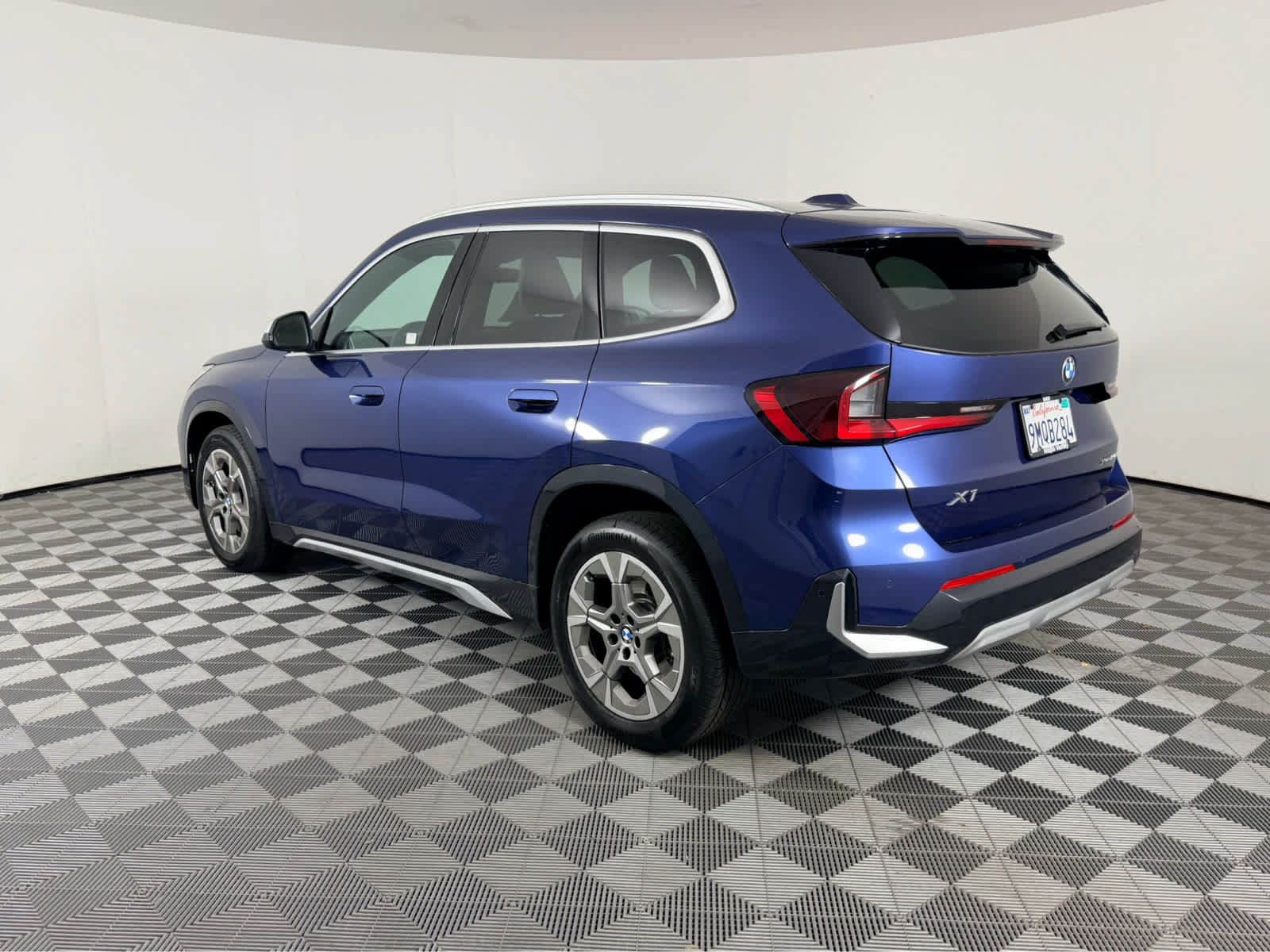 Used 2024 BMW X1 xDrive28i w/ Convenience Package AWD/4WD image 5
