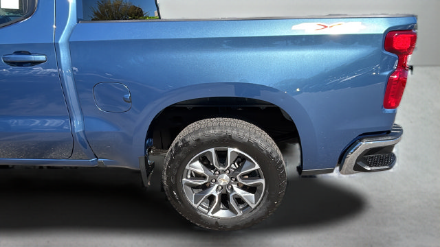 Used 2024 Chevrolet Silverado 1500 LT AWD/4WD image 38