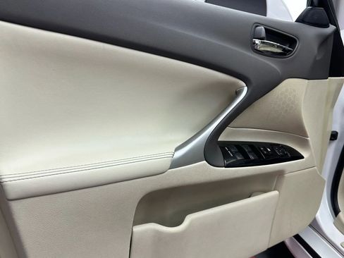Used 2011 Lexus IS 250 image 9
