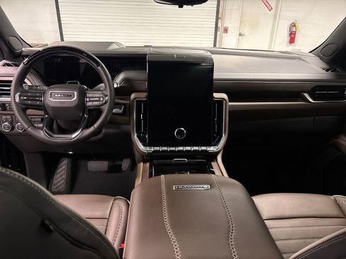 Certified 2025 GMC Yukon Denali Ultimate w/ LPO, Floor Liner Package image 29