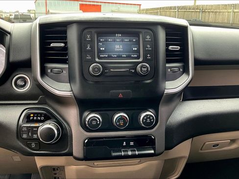 Used 2019 RAM 1500 Big Horn image 22
