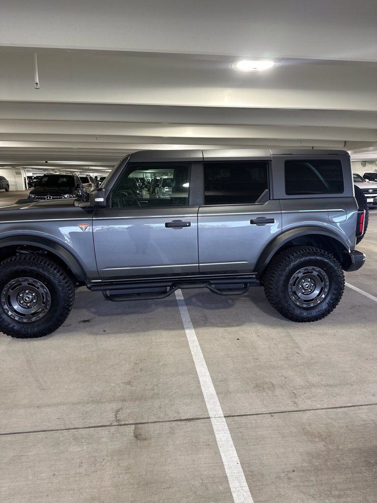 Used 2024 Ford Bronco Badlands AWD/4WD image 3