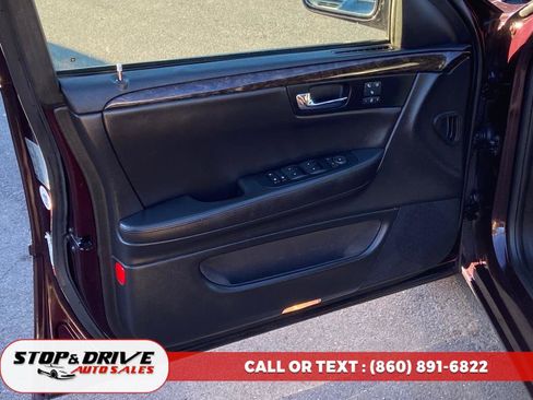 Used 2009 Cadillac DTS image 11