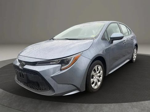 Used 2022 Toyota Corolla LE FWD image 1