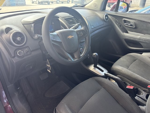 Used 2016 Chevrolet Trax LS w/ LPO, Cargo Package FWD image 13