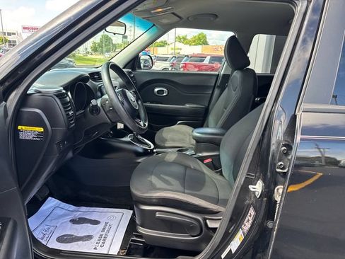 Used 2014 Kia Soul FWD image 9