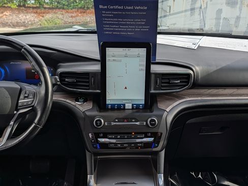Certified 2020 Ford Explorer Platinum w/ Premium Technology Package AWD/4WD image 19