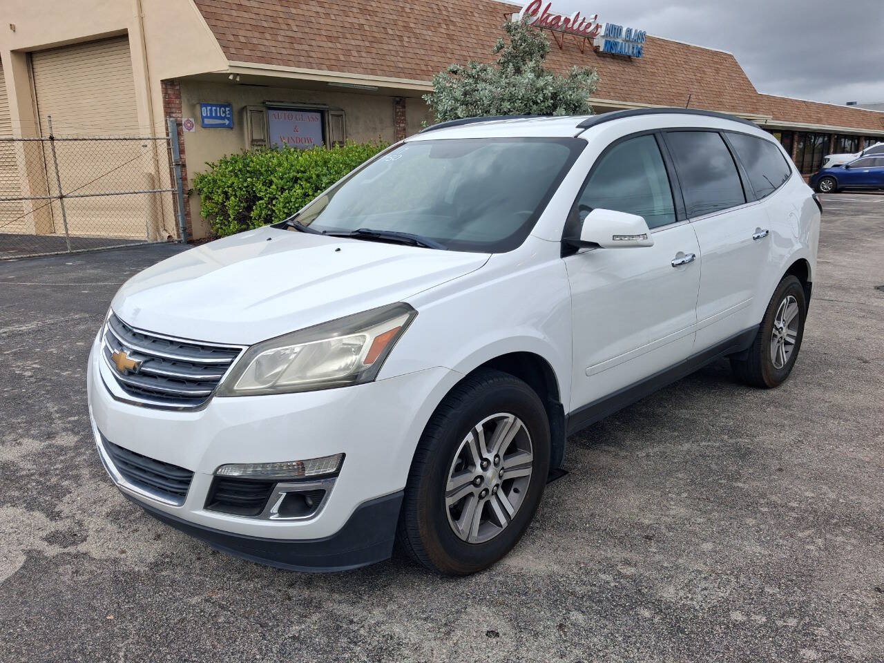 Used 2017 Chevrolet Traverse LT FWD image 11